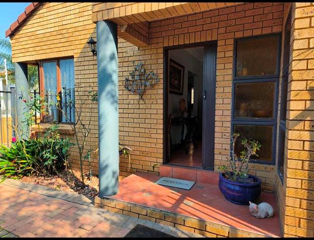 3 BEDROOM TOWNHOUSE FOR SALE IN MORELETAPARK